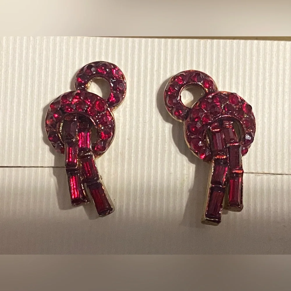 Vintage Costume Red Rhinestone Screw Back Earrings #7725 💎